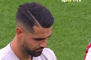 R.I.P.波尔图vs马竞赛前进行默哀仪式，悼念若塔兄弟