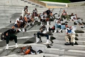 🥇去年今日夺金！库里：终身难忘的回忆！