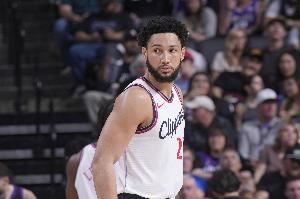 名记：尼克斯曾将威少列入替补控卫候选名单 本西目前是热门人选