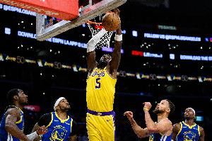 越打越好!艾顿上半场8中6得12分7板2助1帽